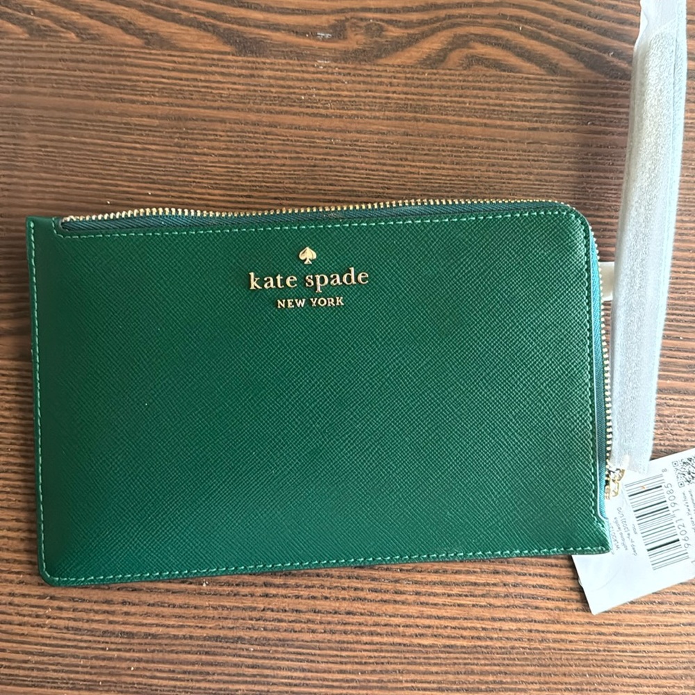 New with Tags and box Kate Spade l-zip wristlet saffiano leather in deep jade